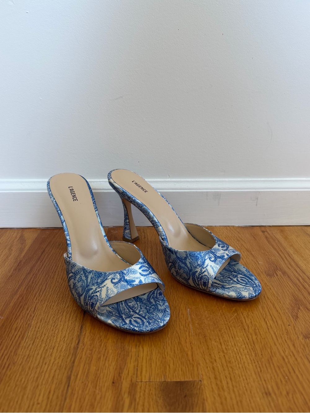 L'AGENCE Avery Mule in Blue and White Paisley